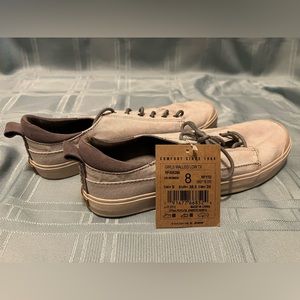 Walled Low TX Reef women’s size 8 gray low sneaker NWT super comfortable!